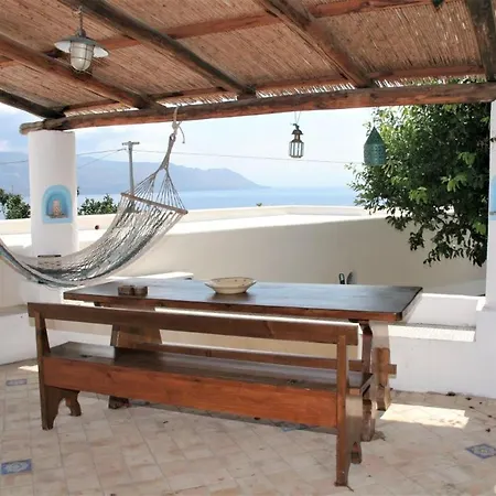 Al Mare - Terrazzi Panoramici E Ampio Giardino Santa Marina Salina