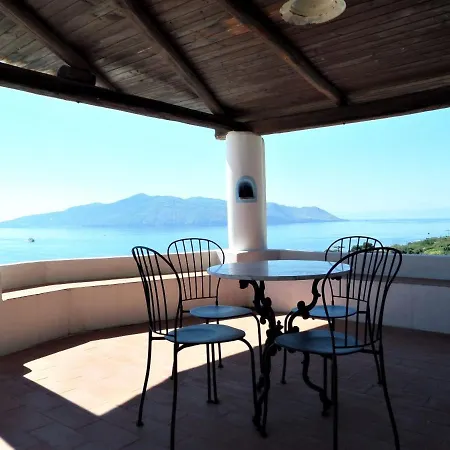 Al Mare - Terrazzi Panoramici E Ampio Giardino Tatil Evi Santa Marina Salina