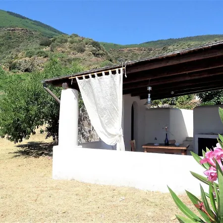 Al Mare - Terrazzi Panoramici E Ampio Giardino Tatil Evi *